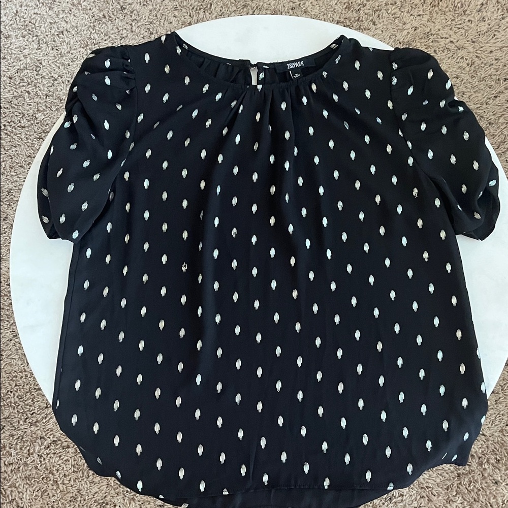 28th & Park Blouse Medium Black Silver Rouched Sleeve Flowy